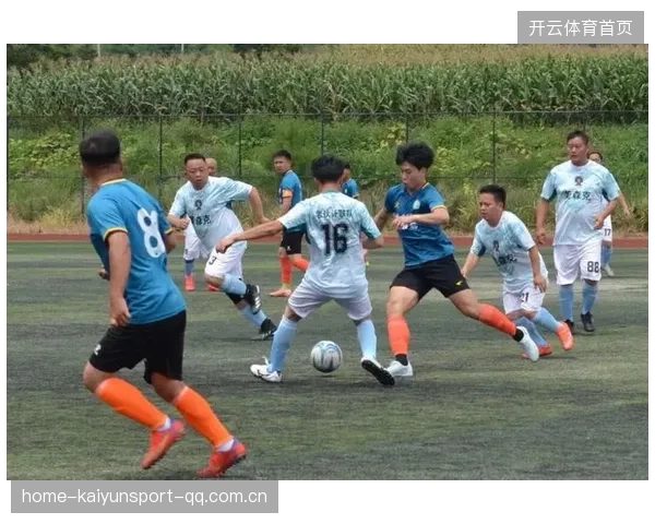 球员带动社区足球培训课程普及基层足球的精彩之旅